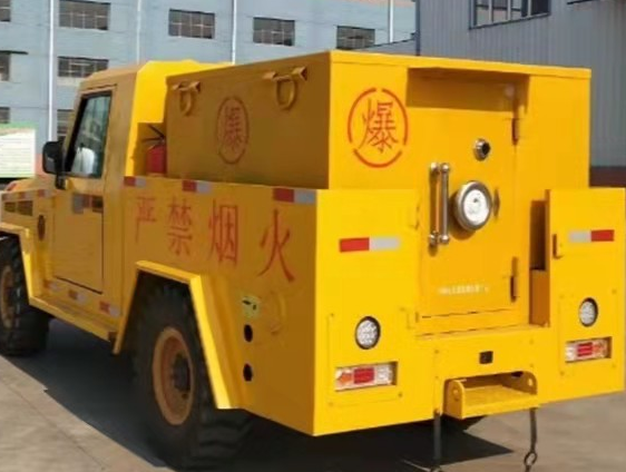 瑶海凯龙爆破器材运输车：保障爆破任务的安全运行